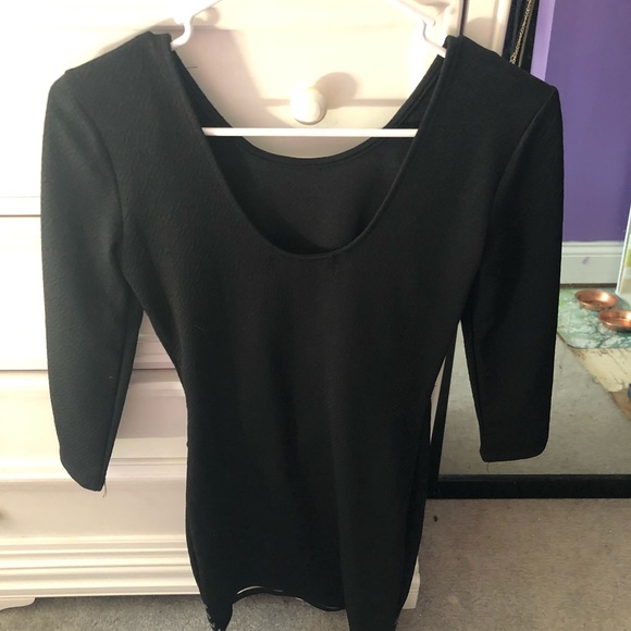 Black dress - Picture 3 of 6